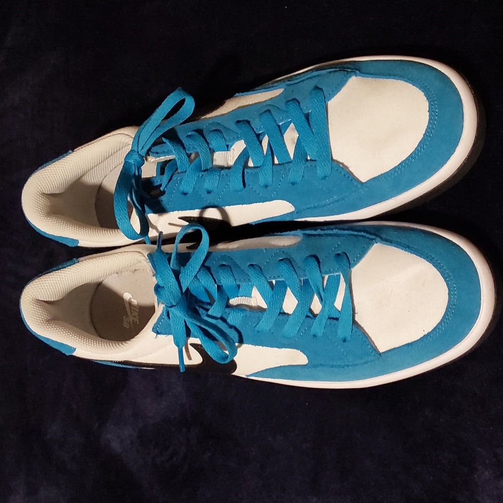 NIKE SB ADVERSARY LAZER BLUE / BLK/ WHITE SIZE 11 SHOES